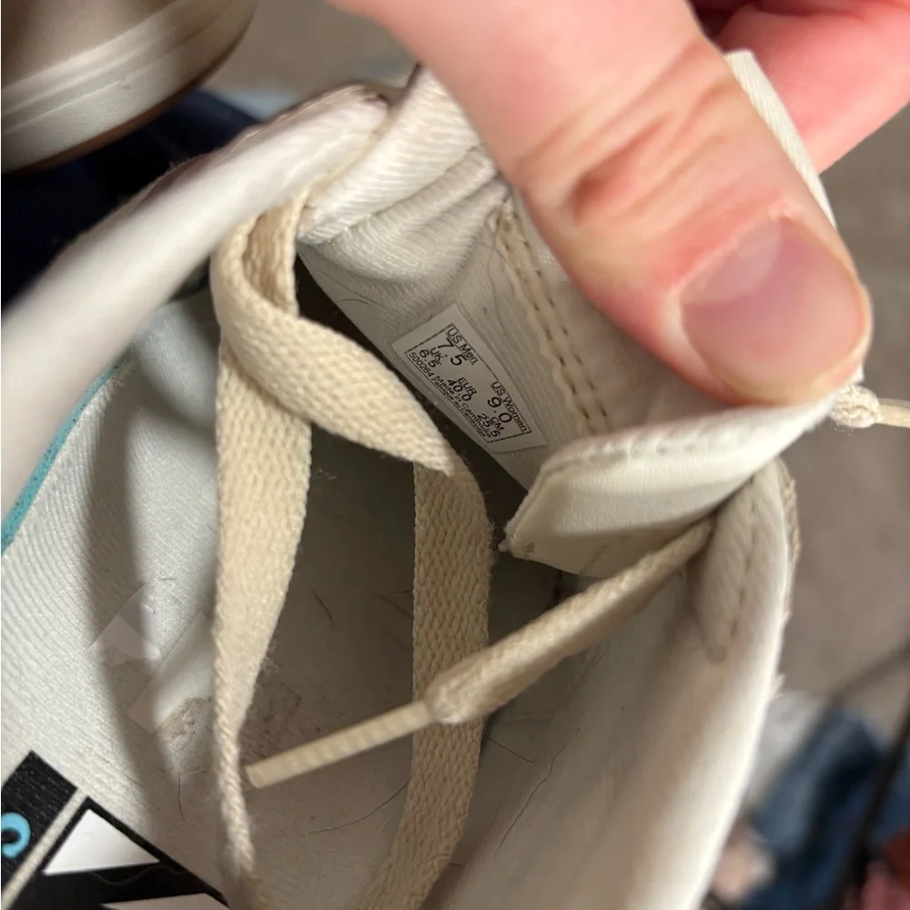 Vans Low-Top Sneaker in White and Beige with Light Blue Accent - Picture 5 of 6